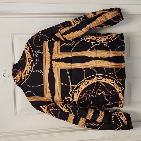 Brand new, Men's Famous Print Designer Puffer Jacket black gold - Picture 3 of 3